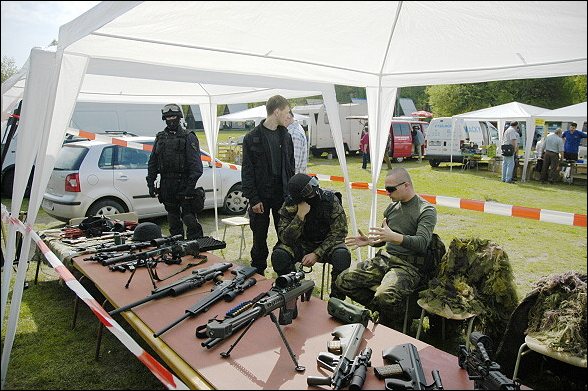 ukzka vojensk vzbroje a vstroje