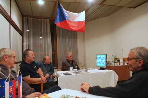 Stánek je připraven, mohou vstoupit návštěvníci